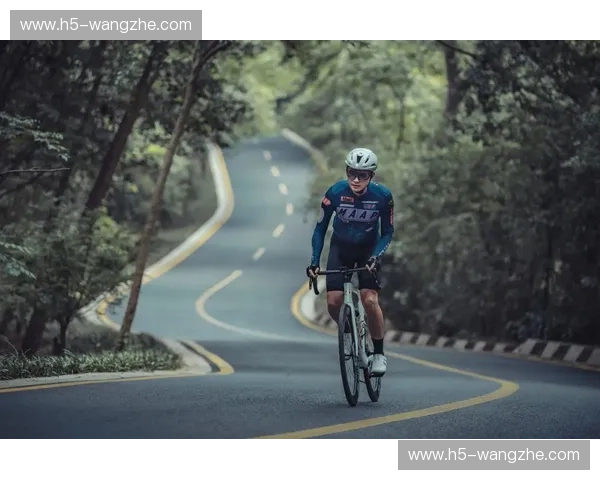 公路车录像：把速度、记忆与安全一同装进镜头里