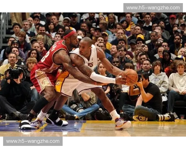 湖人vs骑士：硝烟再起，谁主沉浮的篮球史诗